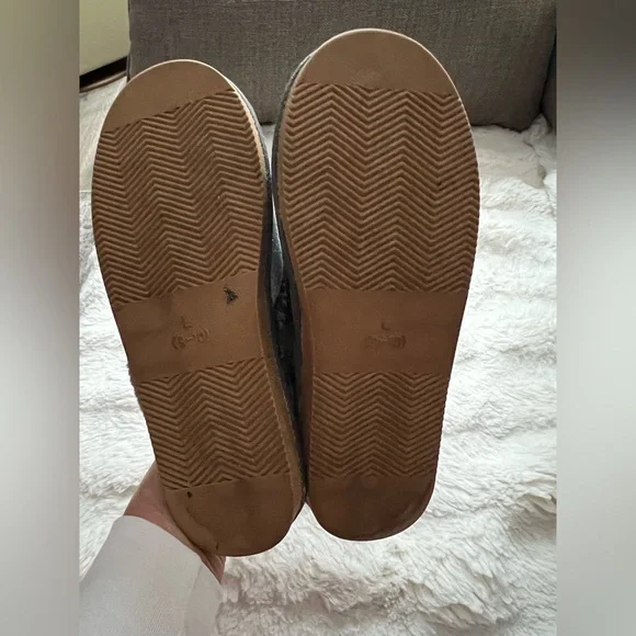 Seattle Seahawks Women's Glitter Open Back Fur Moccasin Slippers Size Large 9-10 - Picture 11 of 15